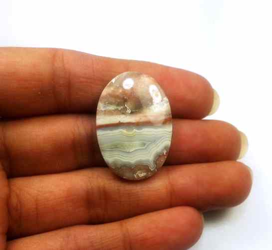 17.92 Carats Laguna Lace 32.75 X 19.70 X 4.02 mm