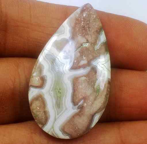 17.67 Carats Laguna Lace 38.94 X 23.85 X 3.80 mm
