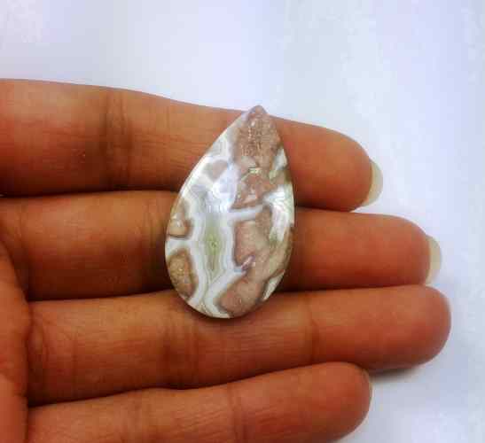 17.67 Carats Laguna Lace 38.94 X 23.85 X 3.80 mm