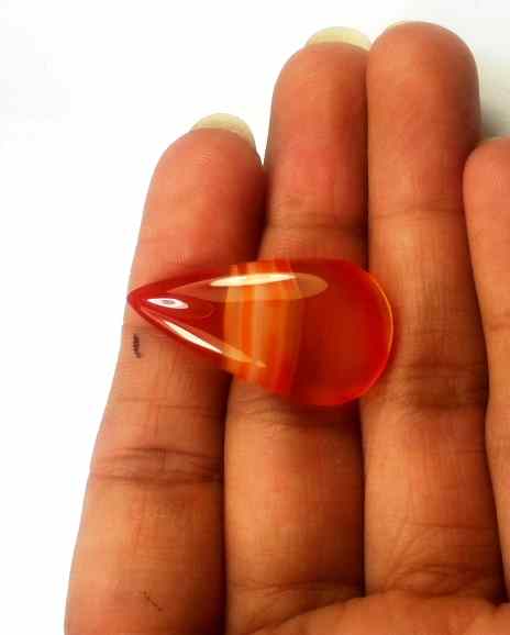 18.57 Carats Banded Agate 30.26 X 16.26 X 5.40 mm