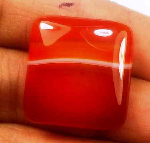 24.72 Carats Banded Agate 21.50 X 20.39 X 5.42 mm