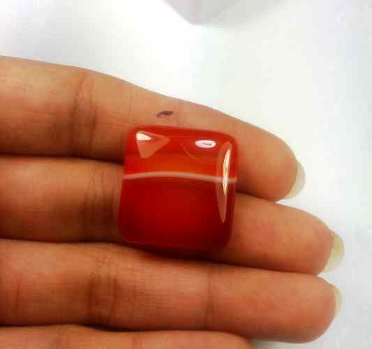 24.72 Carats Banded Agate 21.50 X 20.39 X 5.42 mm