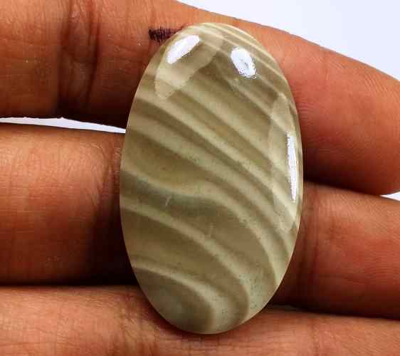 18.73 Carats Striped Flint 32.70 X 19.24 X 3.78 mm