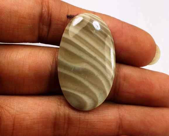 18.73 Carats Striped Flint 32.70 X 19.24 X 3.78 mm