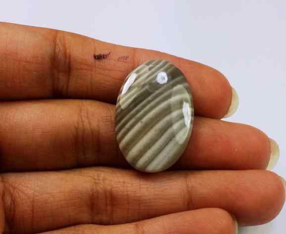 13.48 Carats Striped Flint 26.01 X 17.62 X 3.64 mm