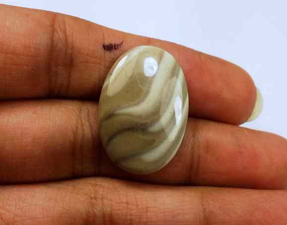 10.90 Carats Striped Flint 24.29 X 16.80 X 3.33 mm