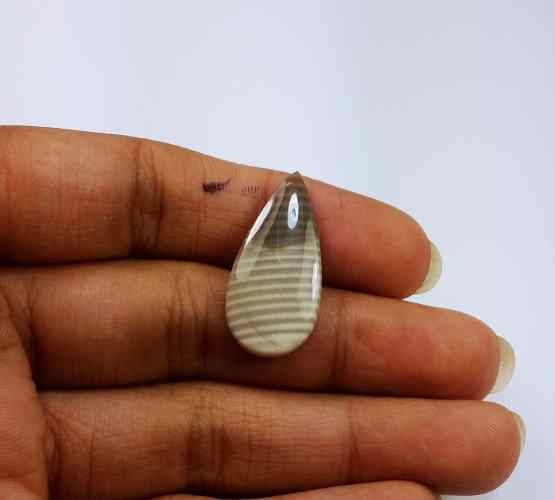 8.72 Carats Striped Flint 25.80 X 12.38 X 3.69 mm