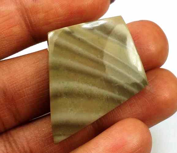 25.96 Carats Striped Flint 33.76 X 26.56 X 4.99 mm