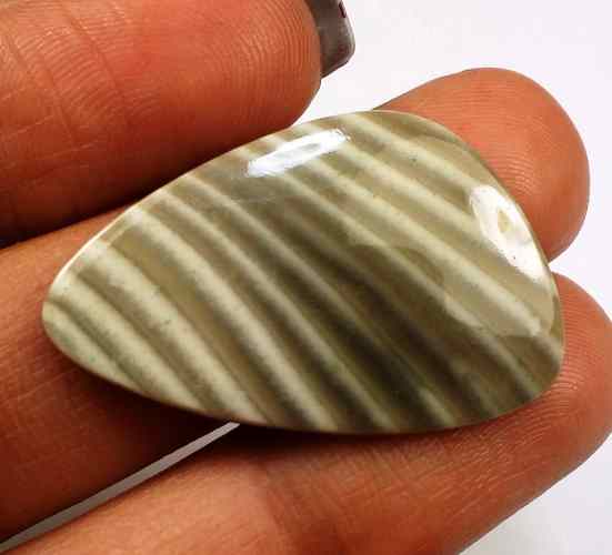 13.45 Carats Striped Flint 29.27 X 18.47 X 3.09 mm