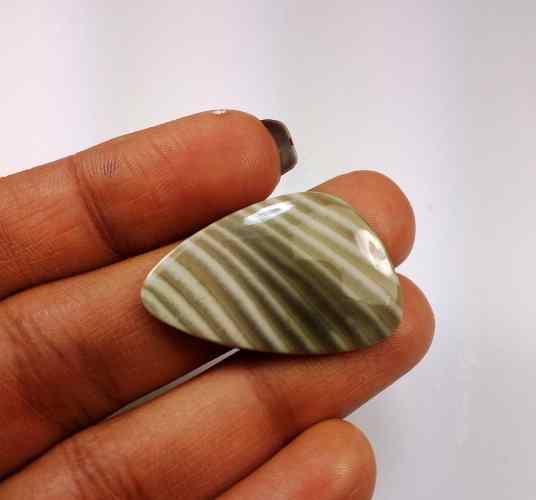 13.45 Carats Striped Flint 29.27 X 18.47 X 3.09 mm