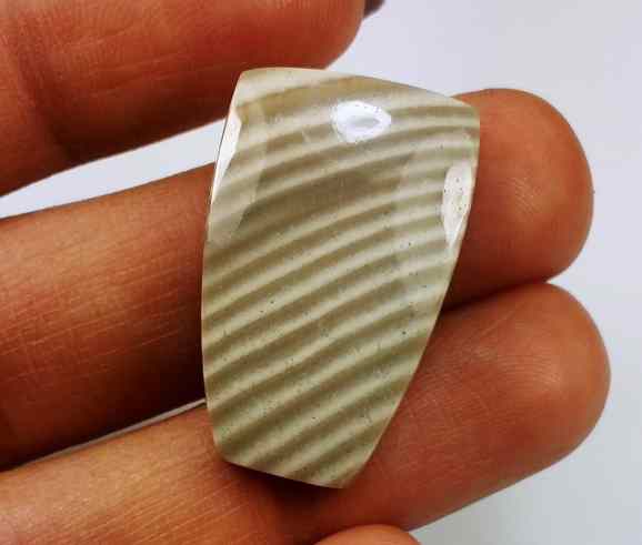 16.62 Carats Striped Flint 25.02 X 16.01 X 4.62 mm