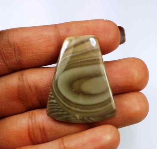 21.00 Carats Striped Flint 31.49 X 25.35 X 3.21 mm