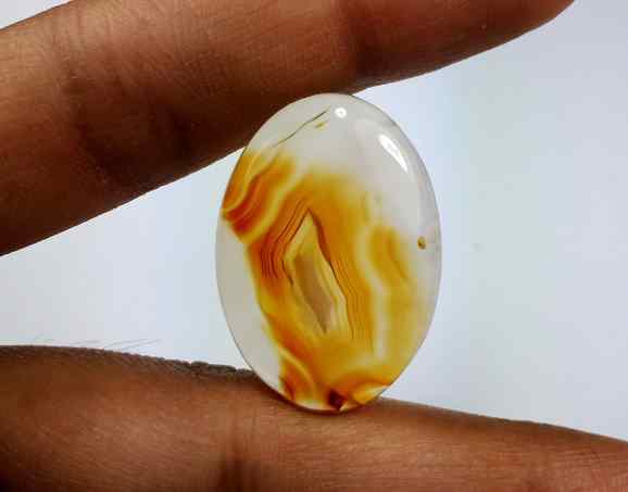 20.78 Carats Montana Agate 27.89 X 19.70 X 4.54 mm