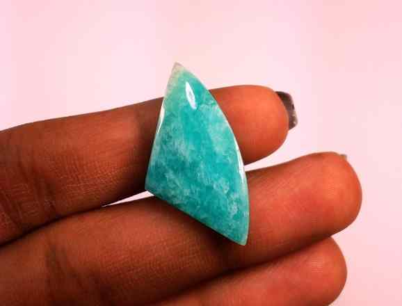 10.74 Carats Amazonite Peru  29.80 X 15.44 X 3.87 mm