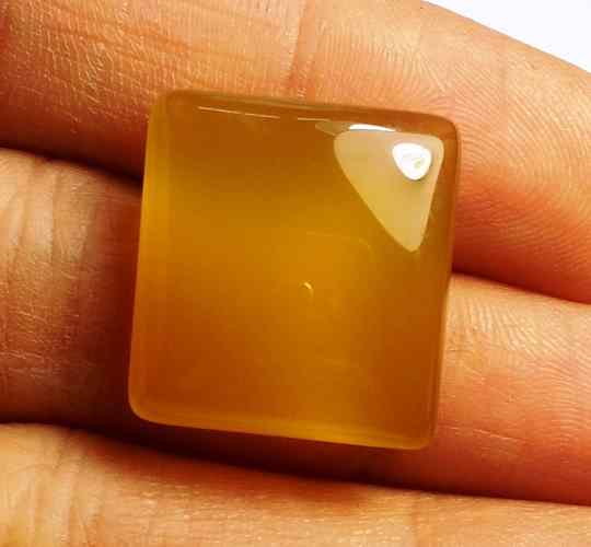 18.71 Carats Chalcedony 18.26 X 17.03 X 5.97 mm