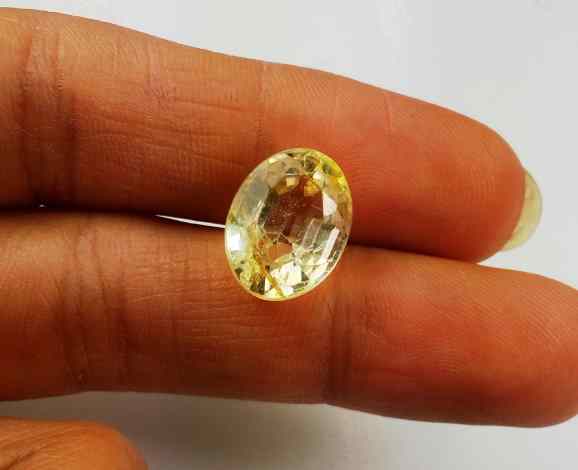 7.67 Carats Yellow Topaz 12.61 X 9.88 X 8.05 mm