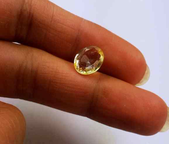 2.83 Carats Yellow Topaz 9.68 X 8.23 X 4.01 mm