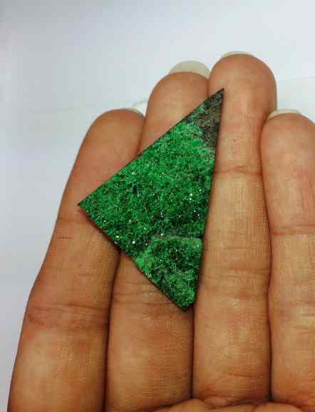 24.83 Carats Uvarovite 40.37 X 25.00 X 5.42 mm