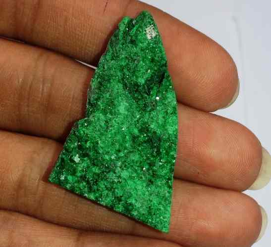 50.65 Carats Uvarovite 35.94 X 20.84 X 8.42 mm
