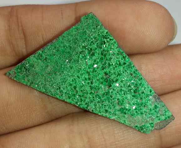 45.31 Carats Uvarovite 43.44 X 24.57 X 6.46 mm