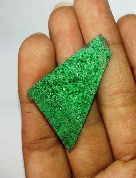 45.31 Carats Uvarovite 43.44 X 24.57 X 6.46 mm
