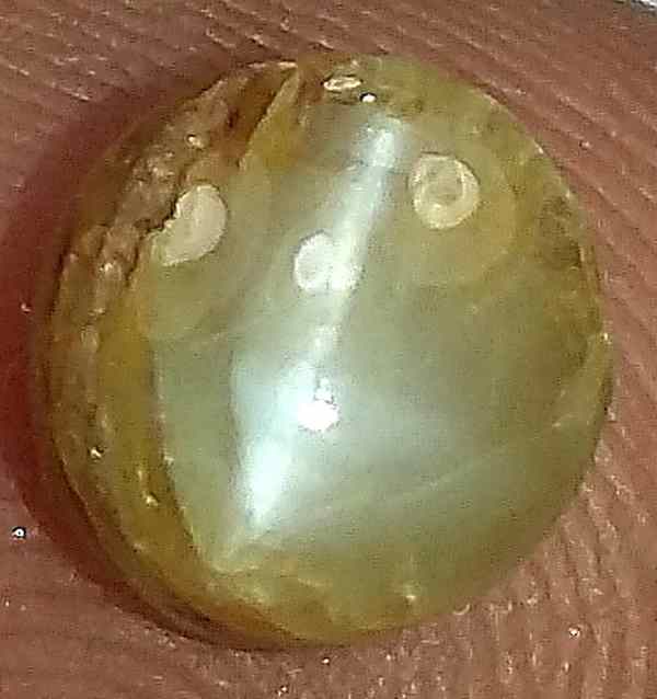 2.51 Carats Chrysoberyl Cat's Eye 7.10 x 6.98 x 4.97 mm