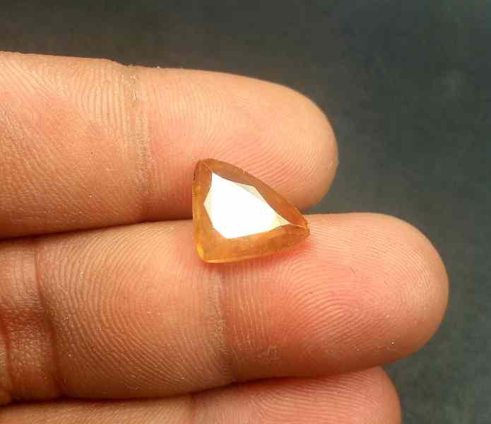 4.61 Carats African Padparadscha Sapphire 12.24 x 9.93 x 3.55 mm