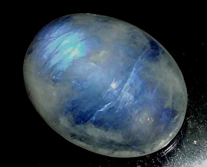 14.93 Carats Ceylon Moonstone 19.72 x 15.12 x 7.33 mm