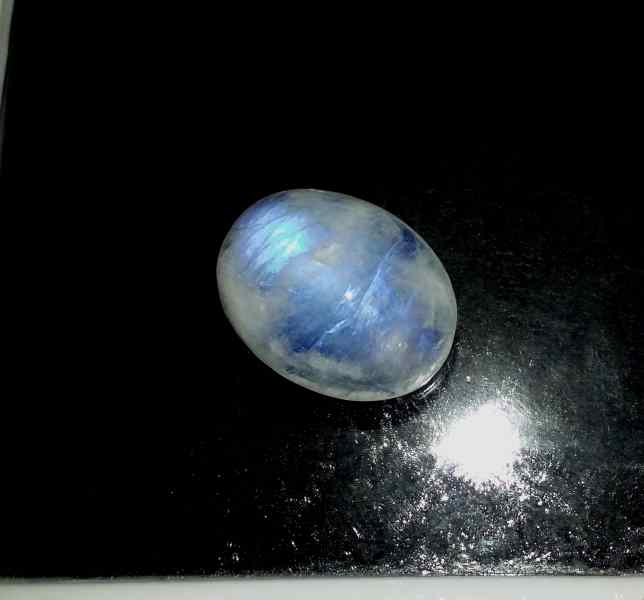 14.93 Carats Ceylon Moonstone 19.72 x 15.12 x 7.33 mm