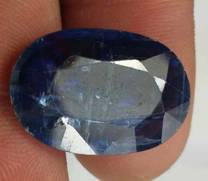 14.62 Carats Kyanite 21.10 x 14.16 x 5.03 mm