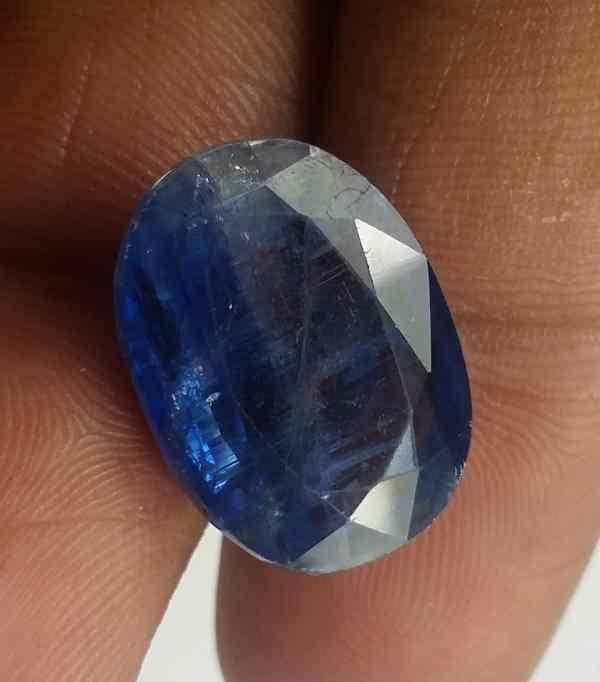 15.98 Carats Kyanite 18.16 x 13.24 x 7.10 mm