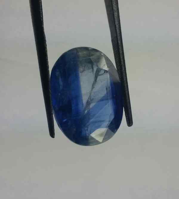 15.98 Carats Kyanite 18.16 x 13.24 x 7.10 mm