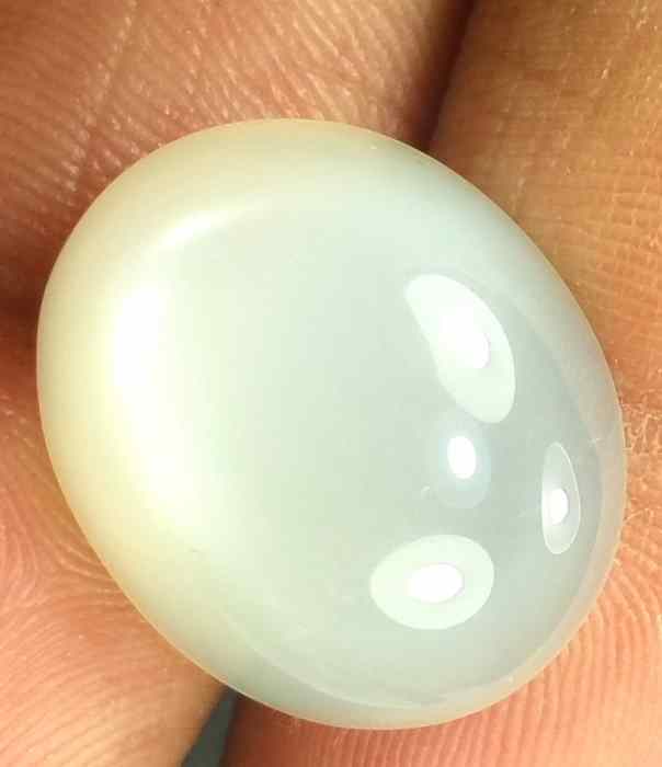 14.59 Carats Ceylon Moonstone 19.21 x 15.87 x 6.82 mm
