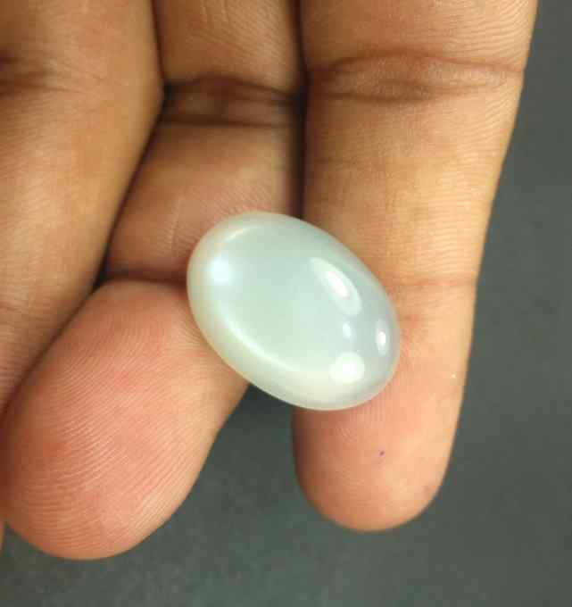 15.2 Carats Ceylon Moonstone 22.01 x 15.43 x 6.10 mm
