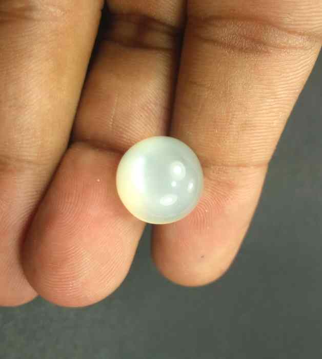 11.15 Carats Ceylon Moonstone 14.18 x 14.14 x 7.92 mm