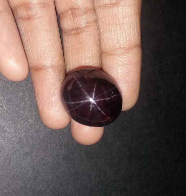 69.82 Carats Star Garnet 23.30 x 20.00 x 13.25 mm