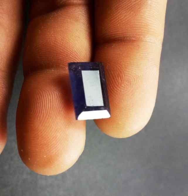 5.06 Carats Iolite 13.61 x 9.02 x 5.57 mm