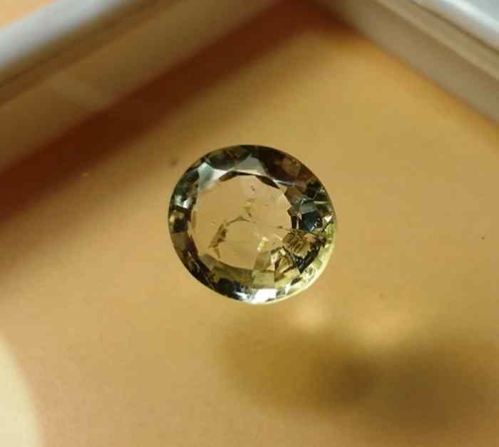 5.7 Carats Topaz 13.30 x 9.20 x 7.44 mm