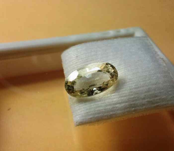 5.09 Carats Topaz 13.05 x 7.60 x 6.30 mm