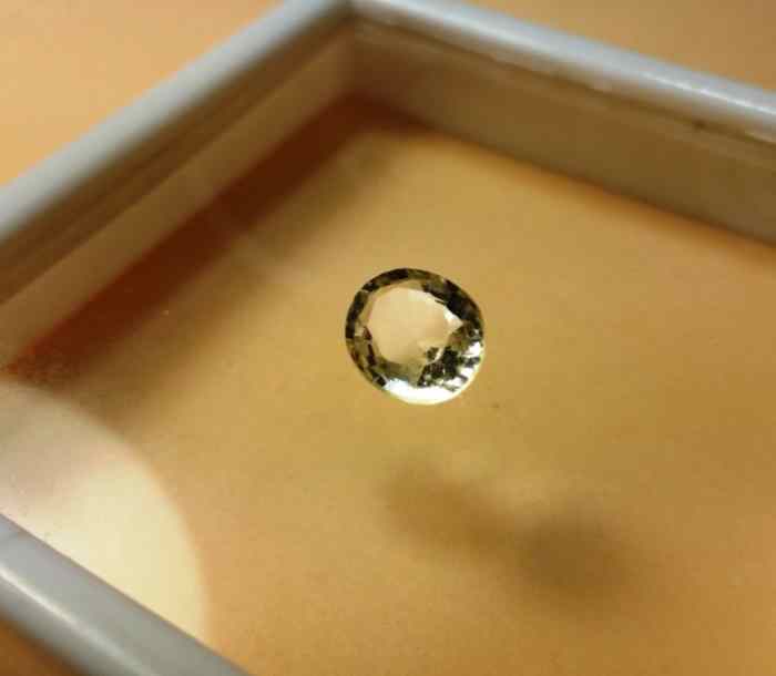 2.68 Carats Topaz 9.23 x 7.93 x 4.45 mm