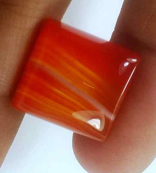 16.05 Carats Australia Banded Agate 15.46 x 14.59 x 7.02 mm