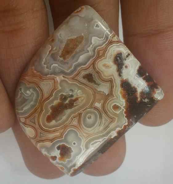 45.35 Carats Crazy Lace Agate 30.72 x 28.61 x 5.56 mm