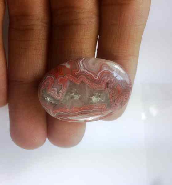 18.8 Carats Crazy Lace Agate 30.26 x 20.63 x 3.45 mm
