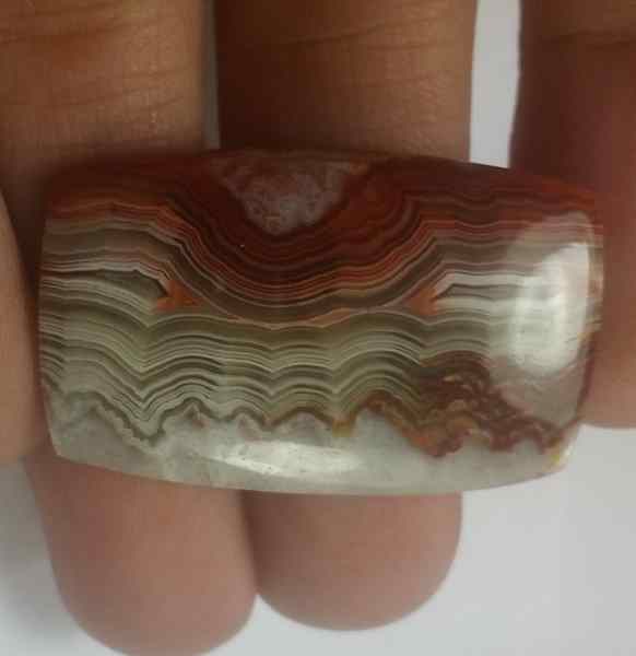 26.7 Carats Crazy Lace Agate 32.04 x 19.71 x 4.53 mm