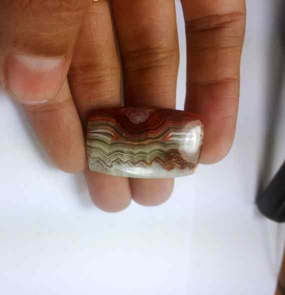 26.7 Carats Crazy Lace Agate 32.04 x 19.71 x 4.53 mm