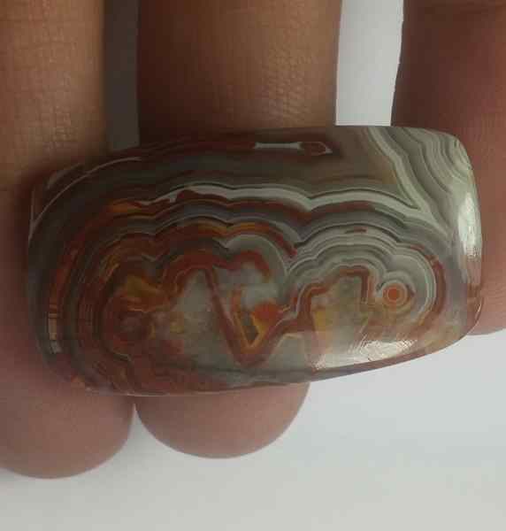26.05 Carats Crazy Lace Agate 31.06 x 17.59 x 5.17 mm