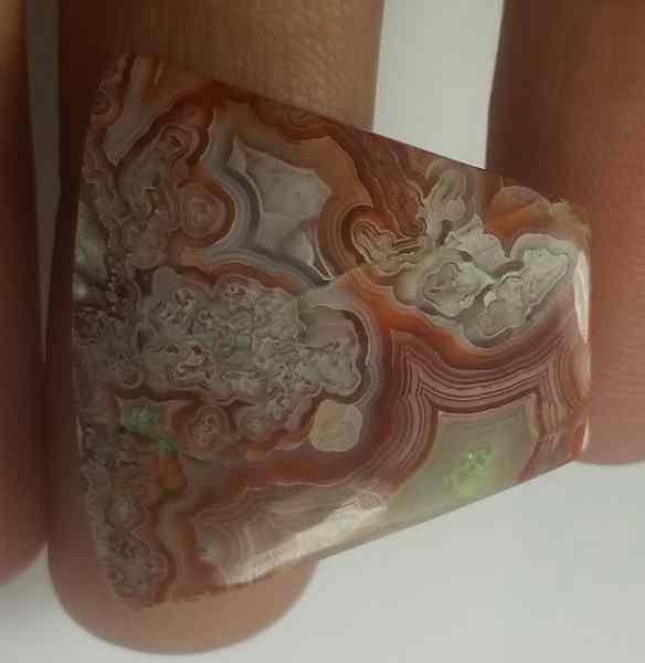 19 Carats Crazy Lace Agate 23.30 x 25.69 x 4.23 mm