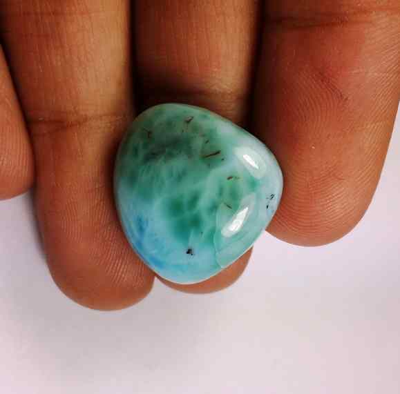 17.8 Carats Larimar 17.54 x 18.89 x 6.39 mm