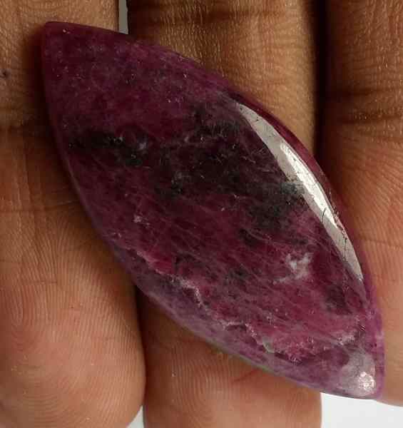 35.3 Carats Ruby Zoisite 38.30 x 16.78 x 5.08 mm