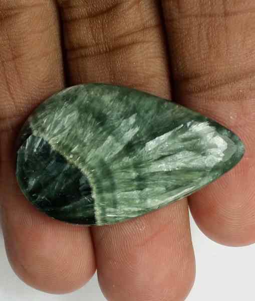 22.4 Carats Seraphinite 32.95 x 20.76 x 4.38 mm